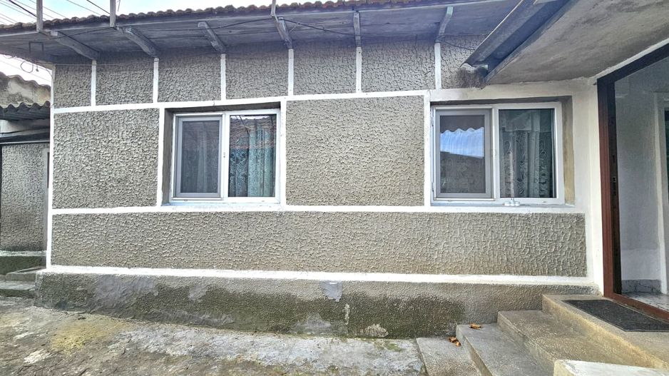 Casă de vanzare in Medgidia in zona centrala - Poză 1