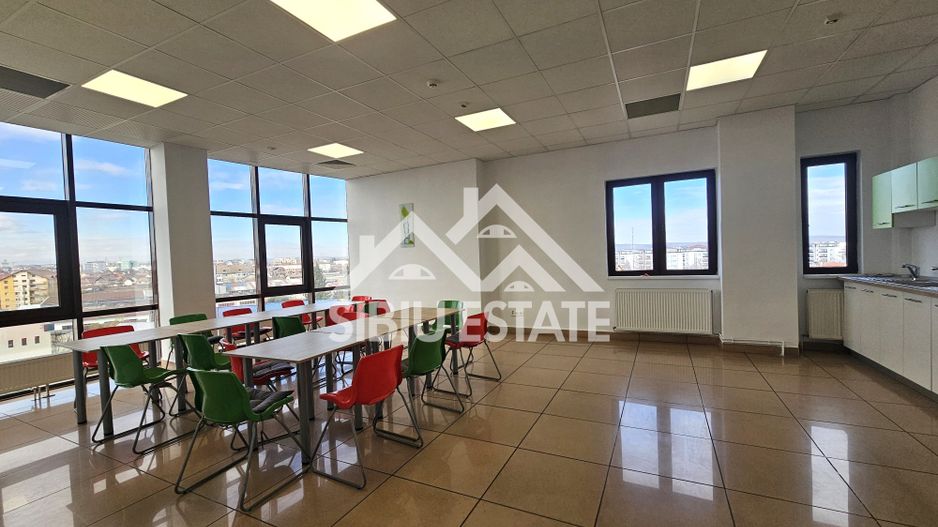 Spatiu de birouri de inchriat locatie centrala si vizibilitate buna - Poză 1