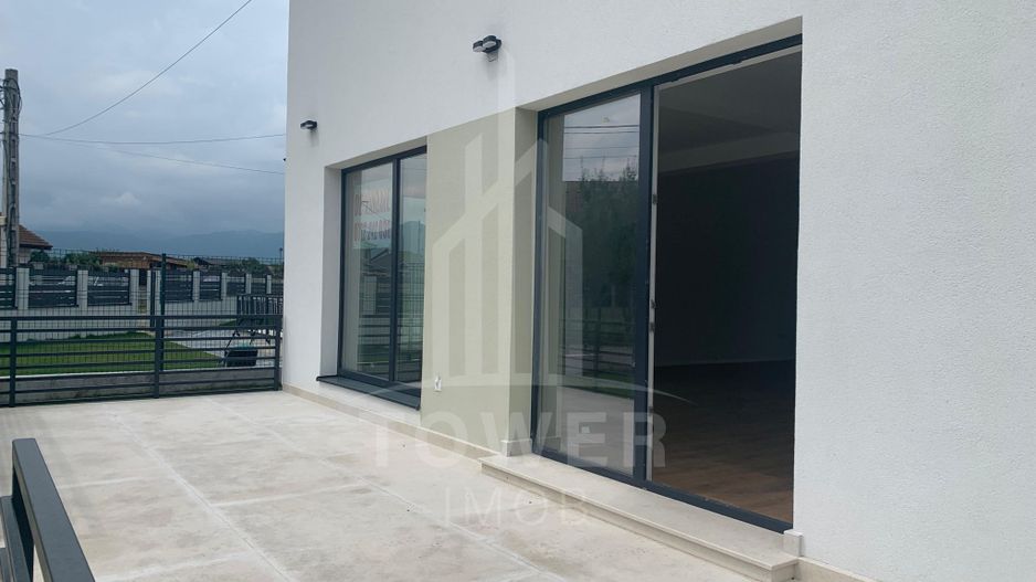 Casă de vânzare cu 4 camere | Loc. Cristian - Poză 8