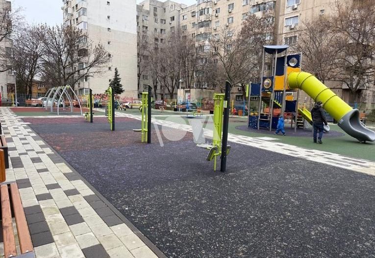 De închiriat: apartament 4 camere- centrala termica - Panduri -metrou - Poză 16