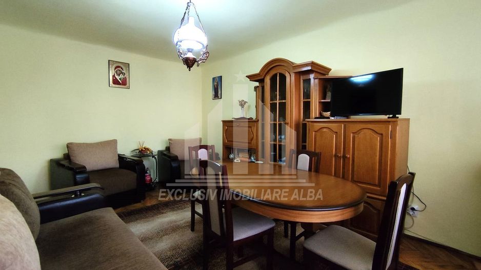 Apartament cu 4 camere decomandate, Cetate - Poză 1