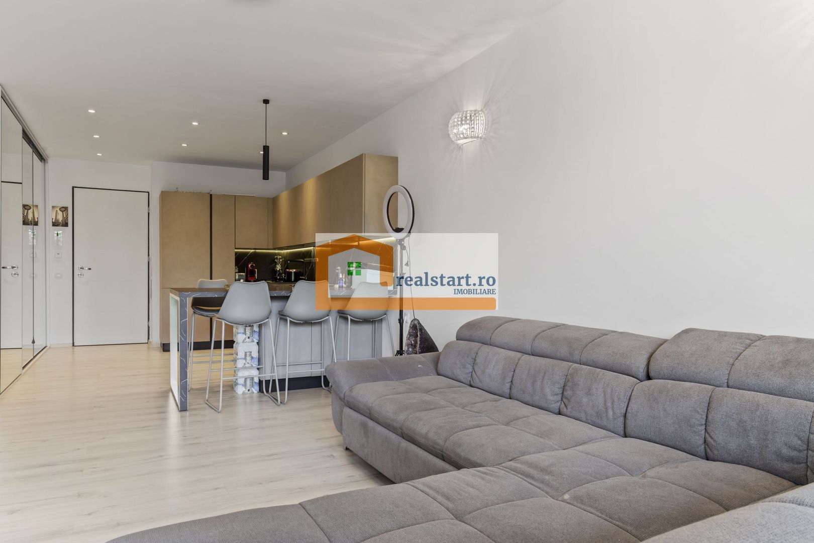 Parter Inalt, Terasa 38 mp vedere parc, mobilat si utilat premium - Poză 6