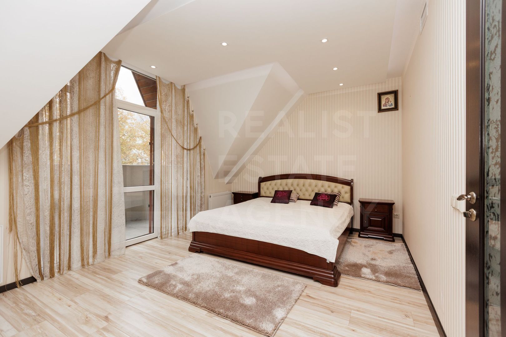 Vânzare, casă, 180 mp + 5 ari strada Calea Trușenilor ,Trușeni. - Poză 13