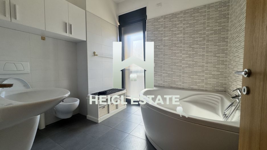 Apartament 3 Camere spațios, Intrare Dumbrăvița strada Barcelona - Poză 5