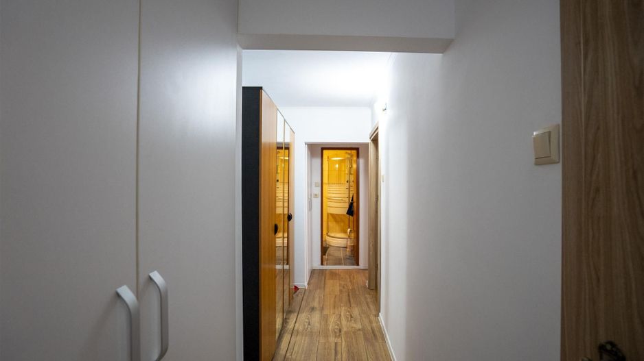 Apartament renovat 3 camere 2 bai parter inalt - Poză 7