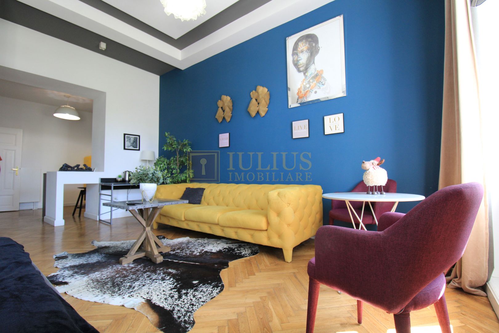 Semicentral, 2 camere, centrala proprie. - Poză 1