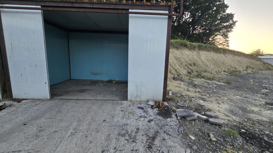 Teren 2500 mp cu deschidere de 65 m la E 60 - Poză 3