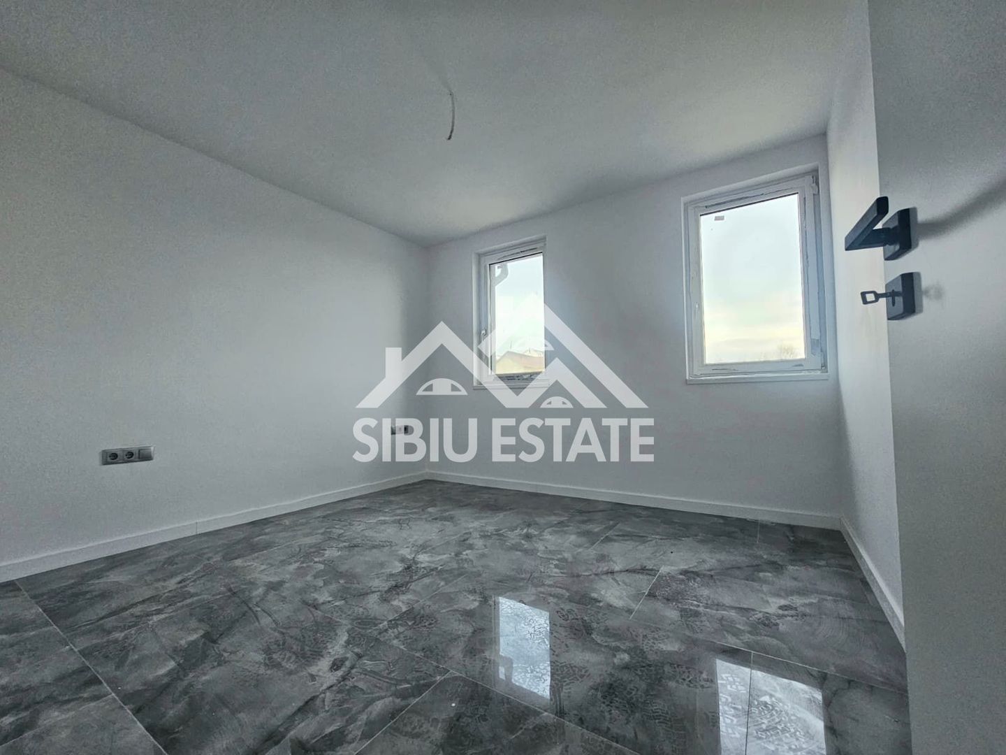 Casa 4 camere, 2 bai Sibiu Vest mutare imediata - Poză 9