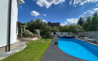 PRET REDUS!!! Vila de lux, P+E+M, piscina, 7 minute de centru Bistritei - Poză 1