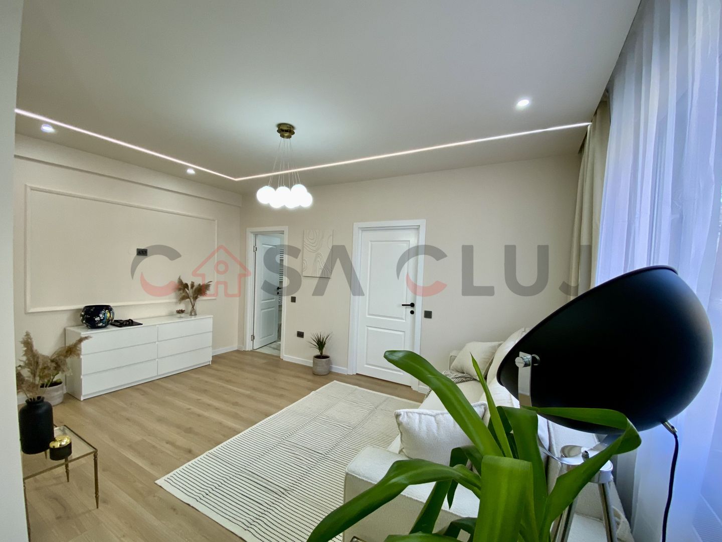 Apartament La Cheie, ultrafinisat,  Horea!! - Poză 3