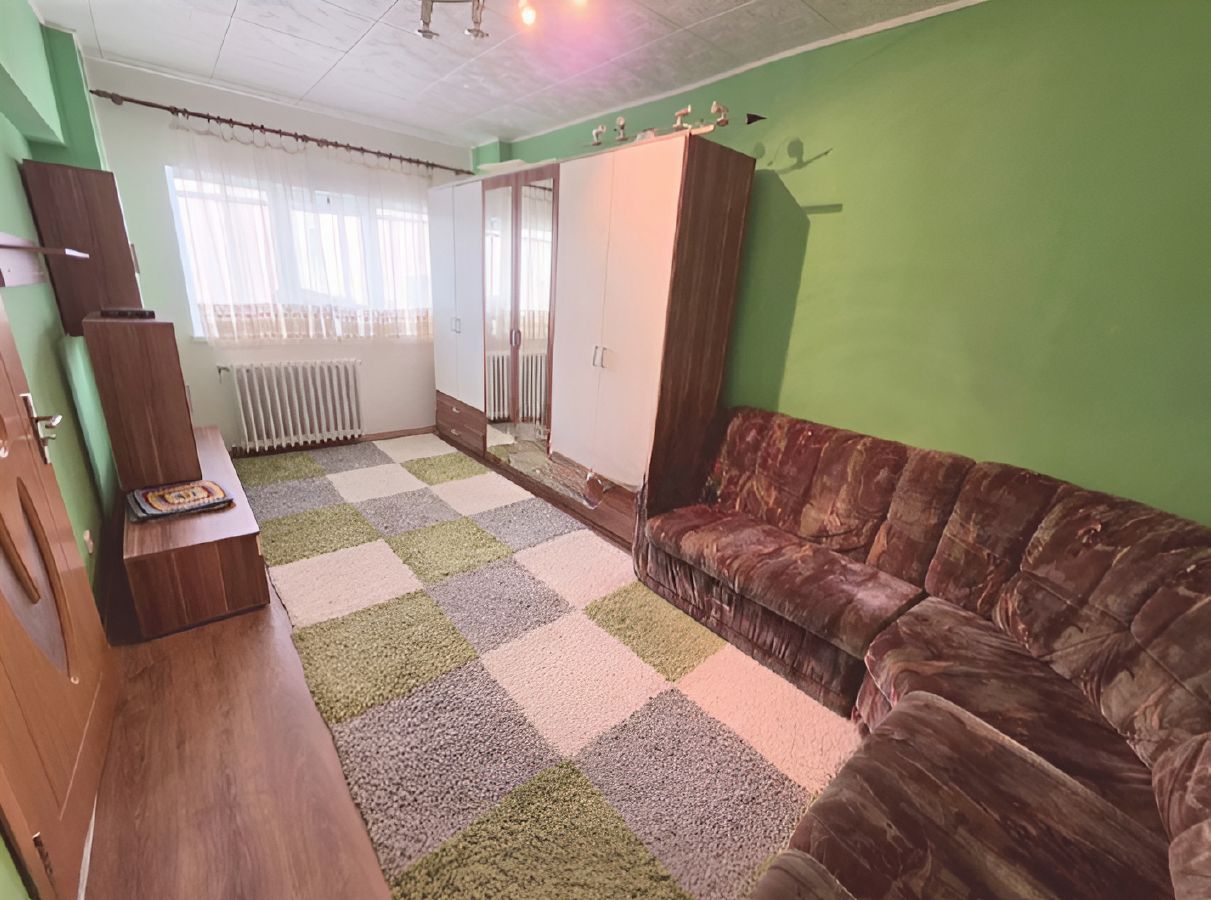 Apartament 2 camere decomandat et.2 Cetate zona Mercur - Poză 2