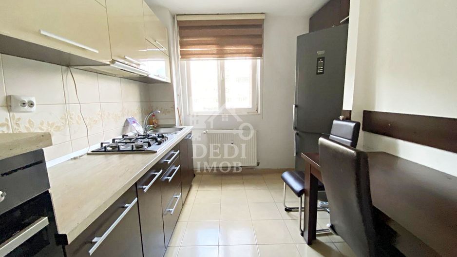 Apartament cu 3 camere de vanzare zona Bulevardul Dacia, Oradea - Poză 8