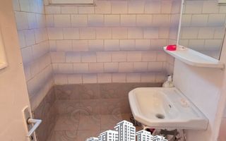Apartament cu 3 camere, fost cabinet medical, parter, zona CUZA VODĂ; - Poză 8