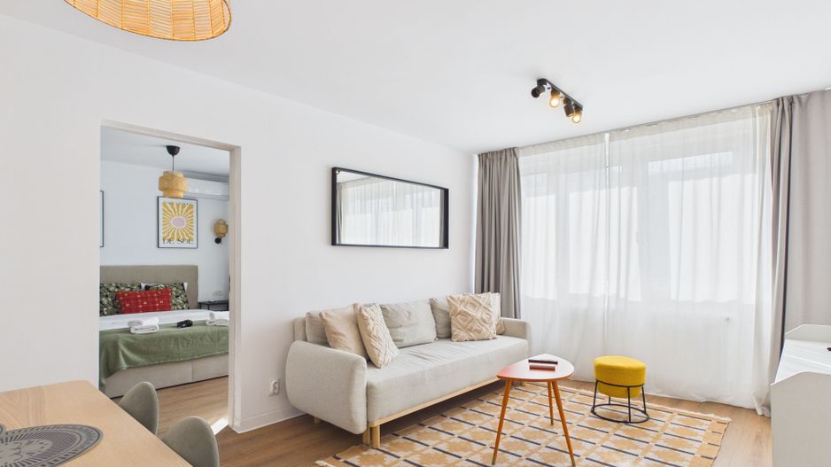 Apartament 2 camere complet renovat 2025 | Km 0 București | - Poză 2