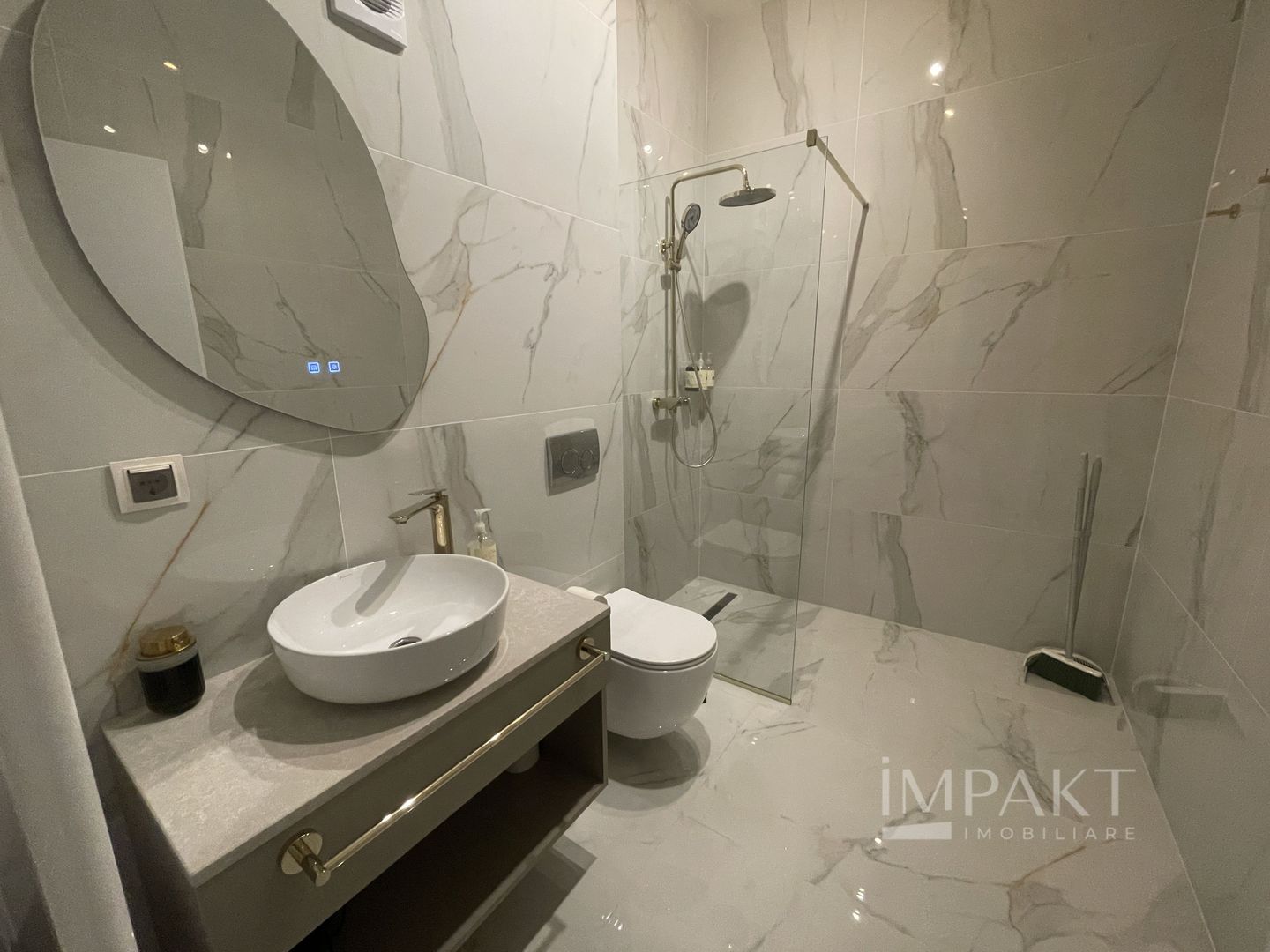 Apartament cu 2 camere, LUX in zona UMF - Poză 10