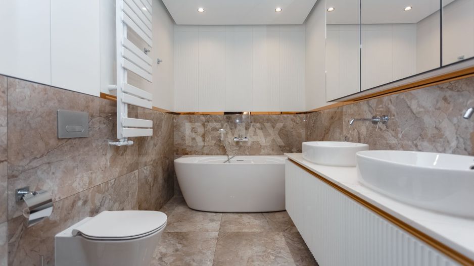De închiriat apartament, 3 dormitoare + terasă, str. Teatrală 3, Centru. - Poză 16