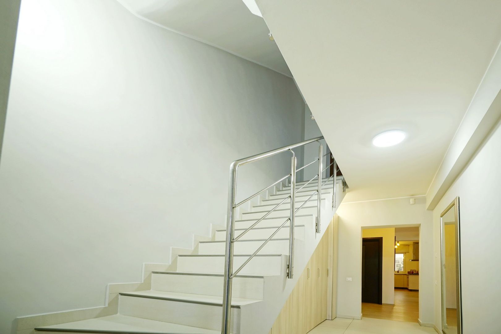 Ideal gradinita P+2, 8 cam, 6 dormt 6 bai, 3 garaje teren 650 mp, - Poză 11