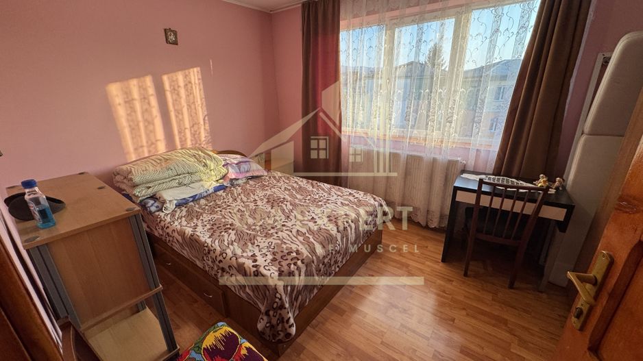 APARTAMENT 2 CAMERE ETAJ 4 VIȘOI CAMPULUNG - Poză 4