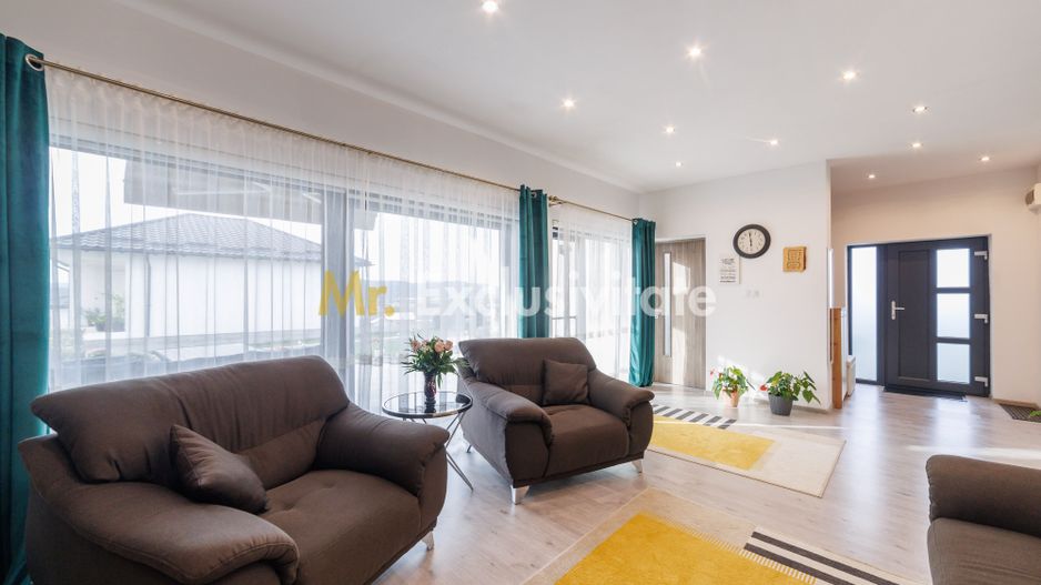 Casa moderna, constructie solida -view panoramic -Mioveni-Arges! - Poză 13