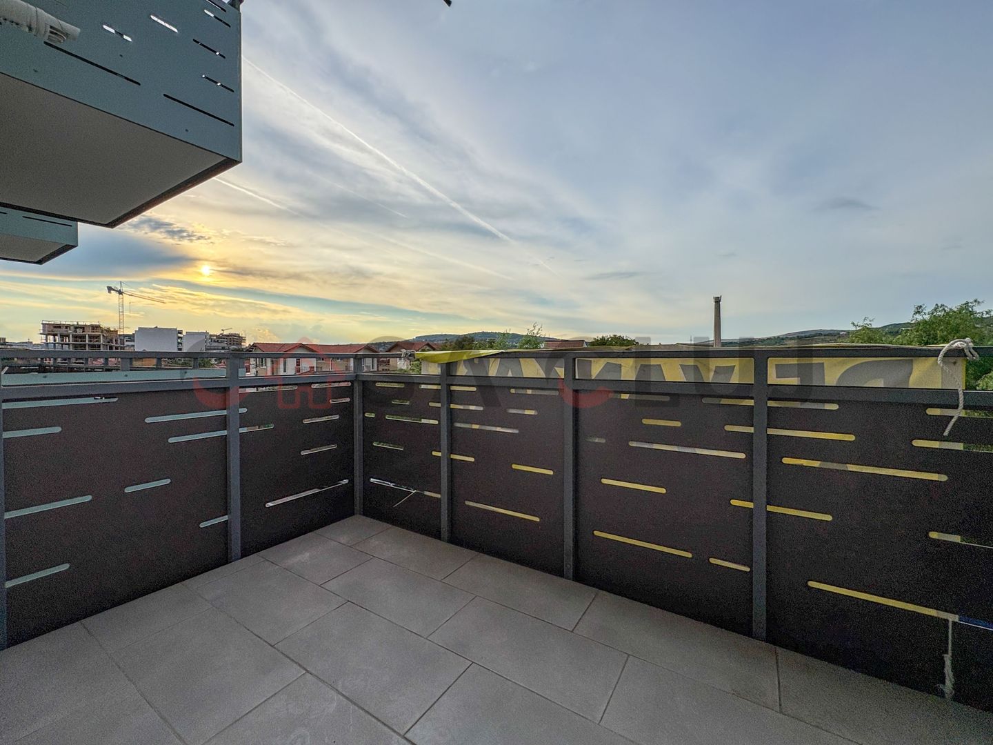 2 camere la cheie, bloc nou - Poză 7