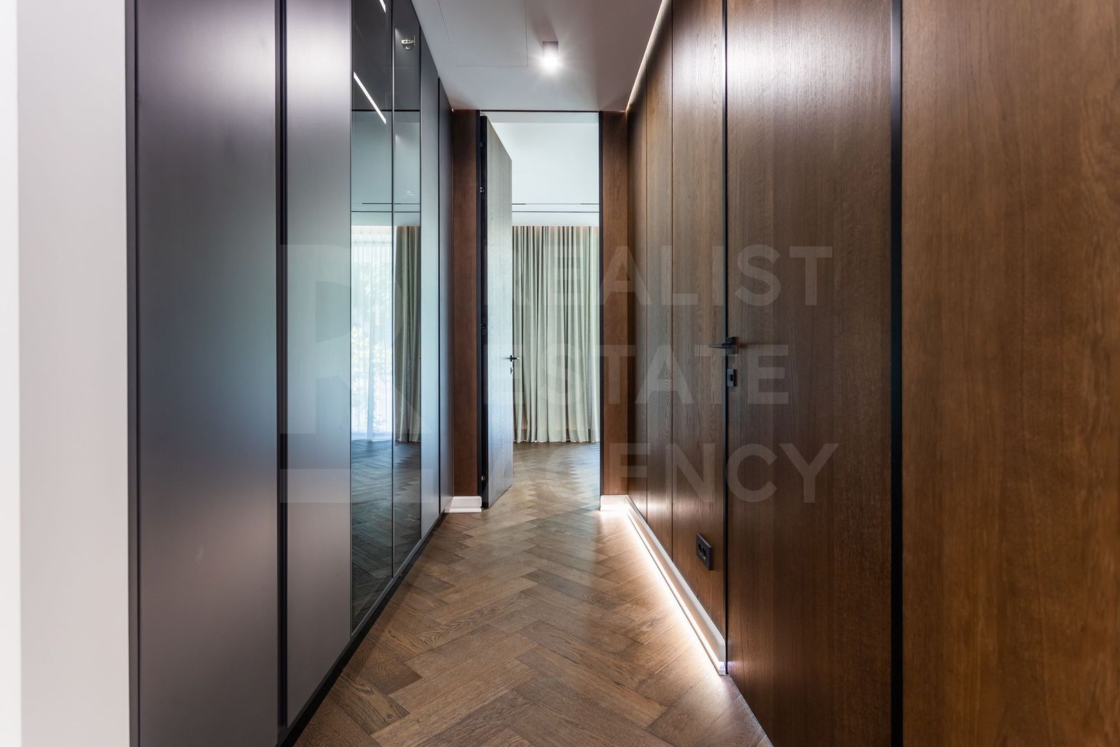 Chirie, apartament, 4 camere, str. Universității, Centru - Poză 8