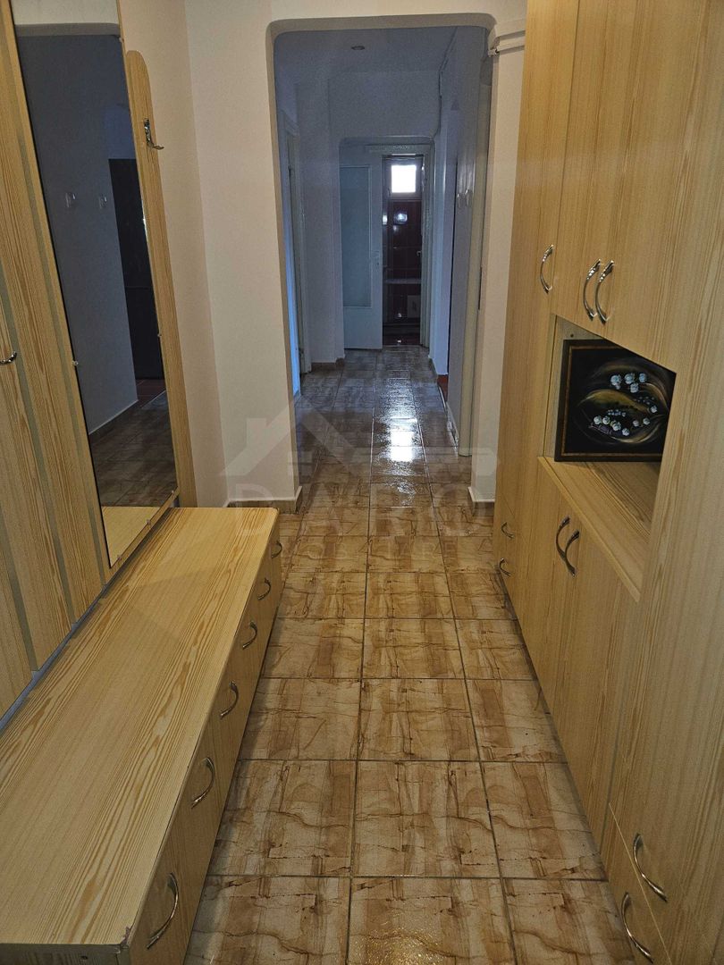 Imobiliare inchiriere apartament 3 camere - Poză 4