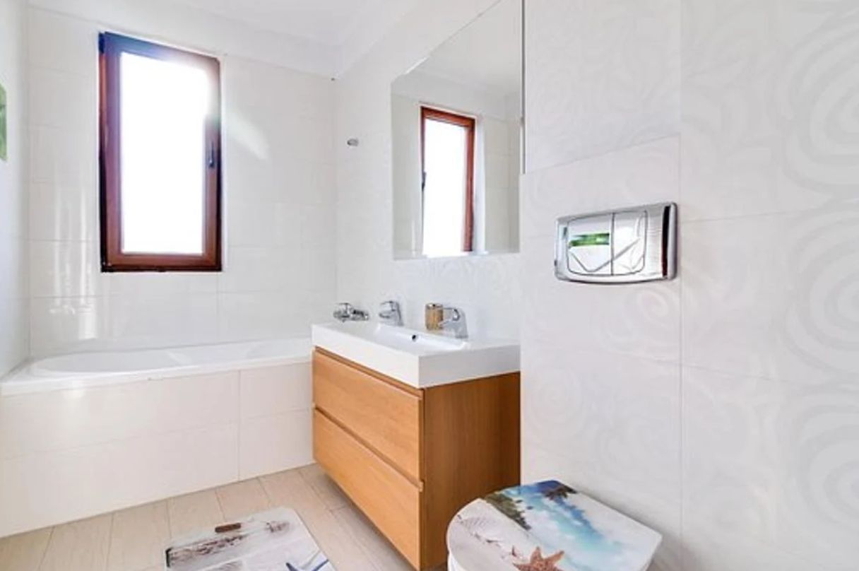 Inchiriere apartament 4 camere | Sisesti | Parcare subterana - Poză 8