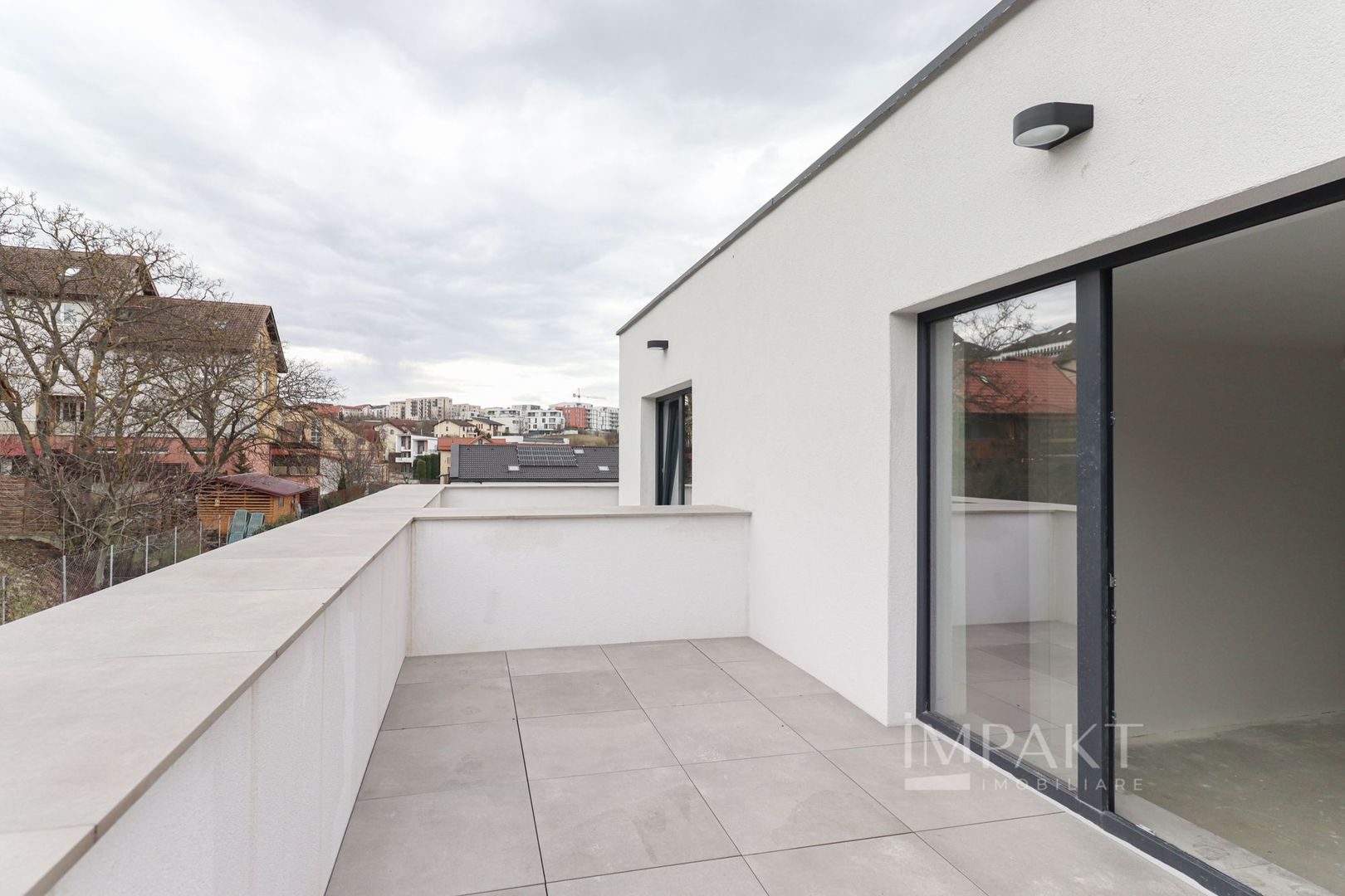 Duplex superb cu 6 camere si 4 bai in Andrei Muresanu! - Poză 2