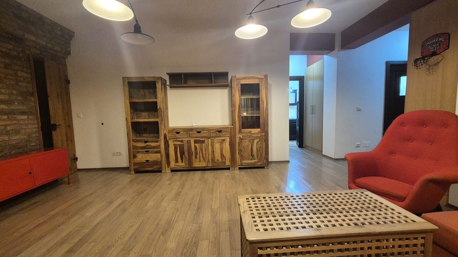 Bloc nou, sectiune mare, apartament 3 camere cu semineu, terasă mare si garaj - Poză 9