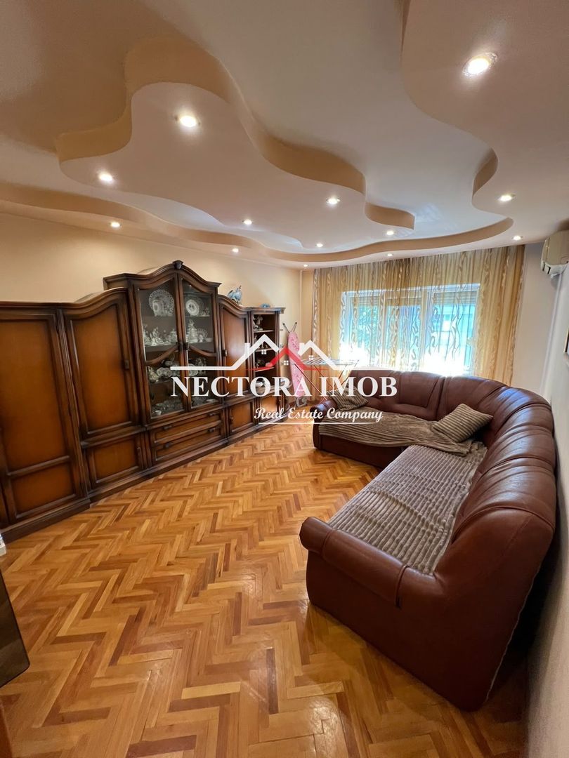 NECTORA IMOB-Apartament 3 camere, Zona Decebal, 68 mp, Et.3, Parcare - Poză 1