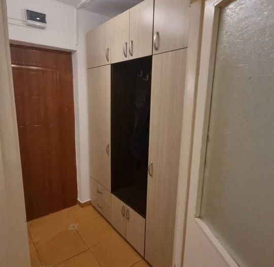 Apartament cu o cameră de închiriat în Craiova - Poză 4