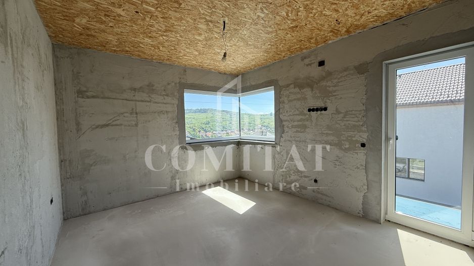 Casă individuală cu garaj și 700 teren Chinteni - Poză 7