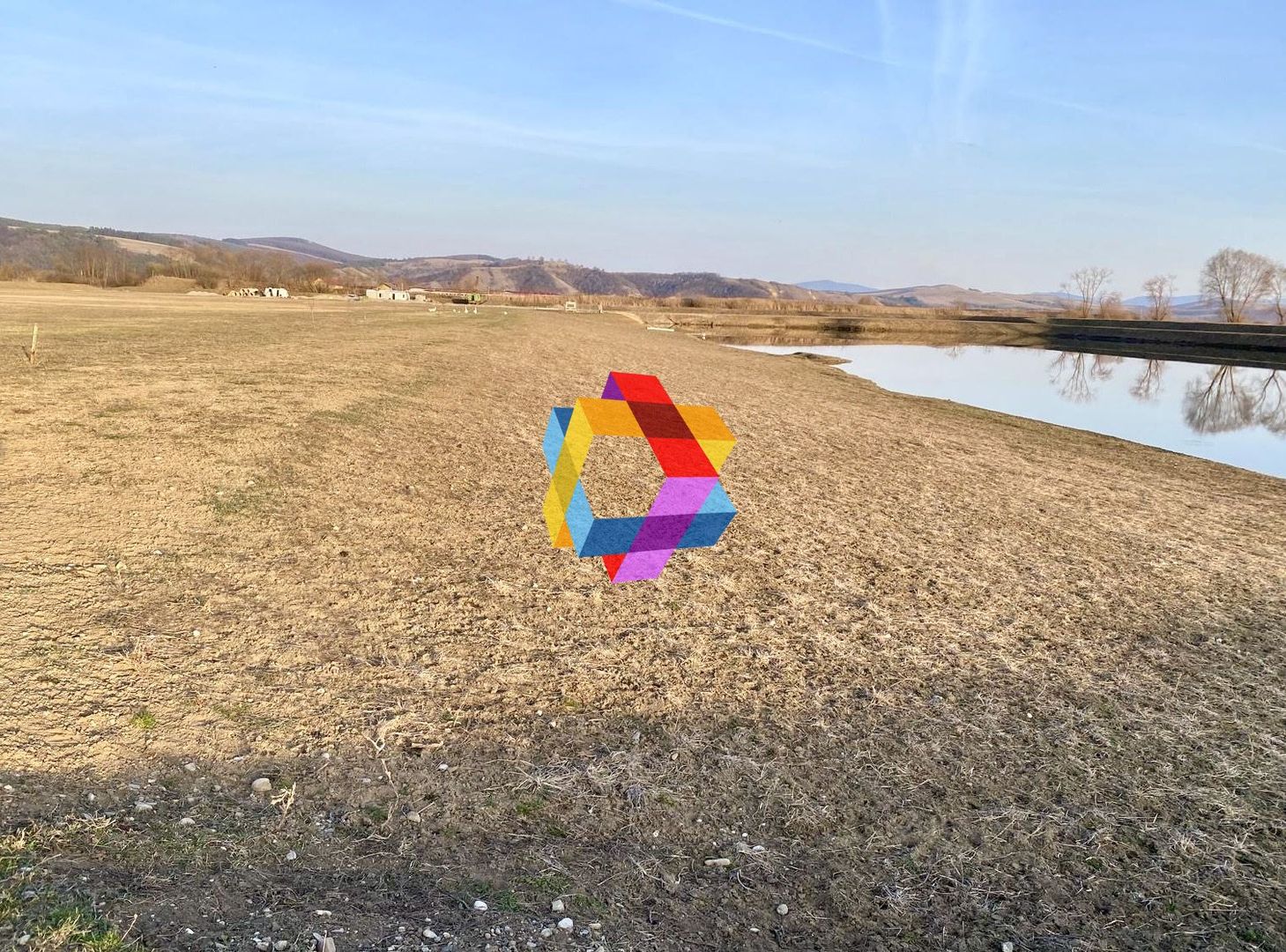 Teren 11 ha cu heleșteu 3 ha - Poză 3