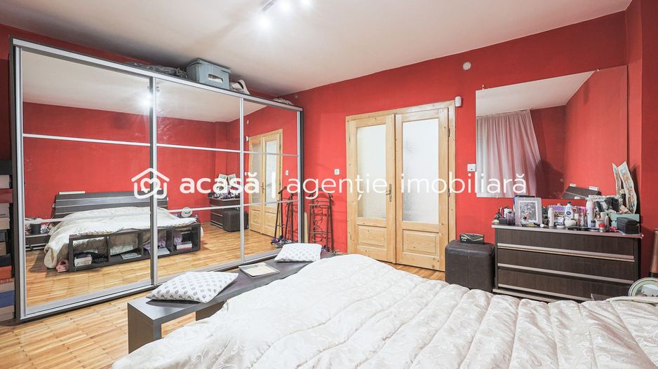 Casă cu teren generos și autorizatie pentru investiție in Parneava - Poză 9