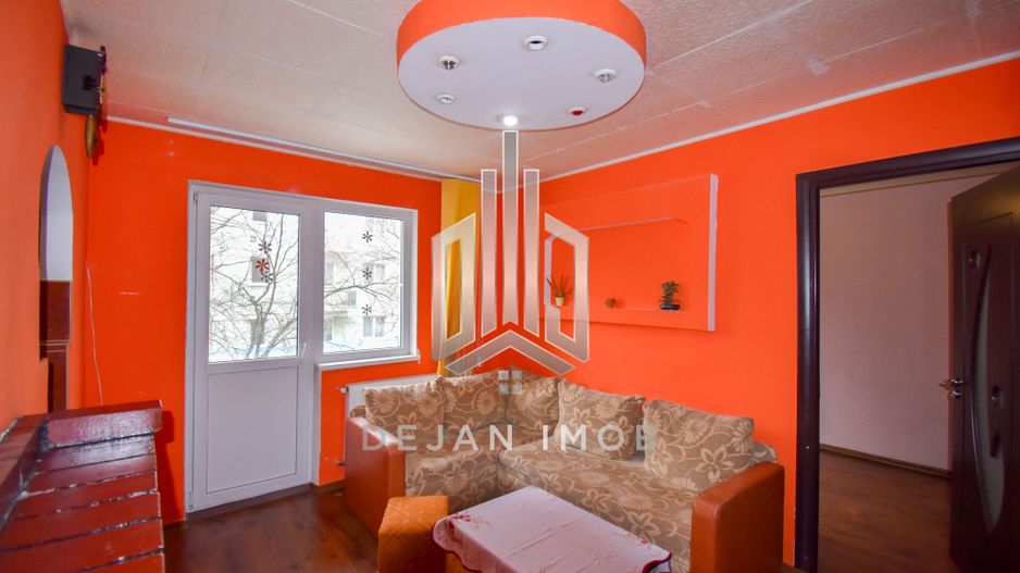 Apartament cu 2 camere de vânzare în Simeria, Sfantu Gheorghe - Poză 1