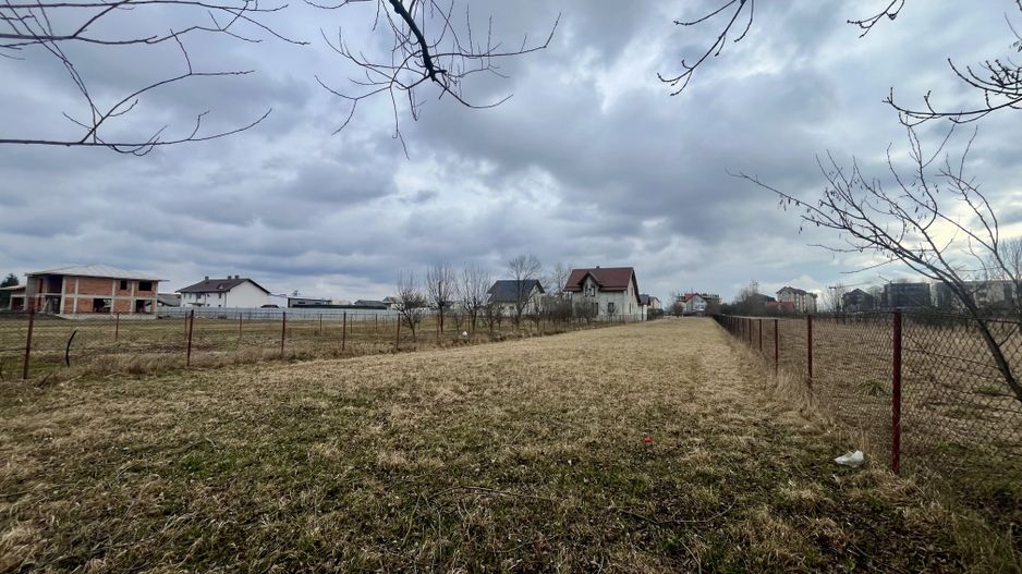 Teren Intravilan 2020 MP | Zonă Linistita | Radauti - Poză 3