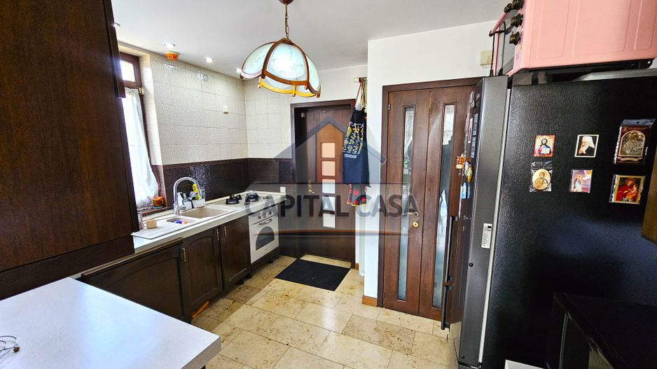 ​Vilă de Lux Unică în Ploiești | 690 mp Utili | Piscină Interioară - Poză 11