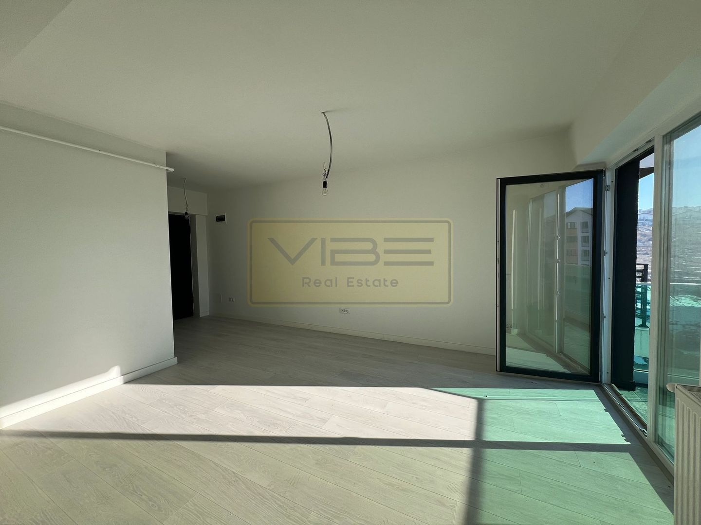 Apartament 1 camera NEMOBILAT/BIROU Bucium - Poză 4