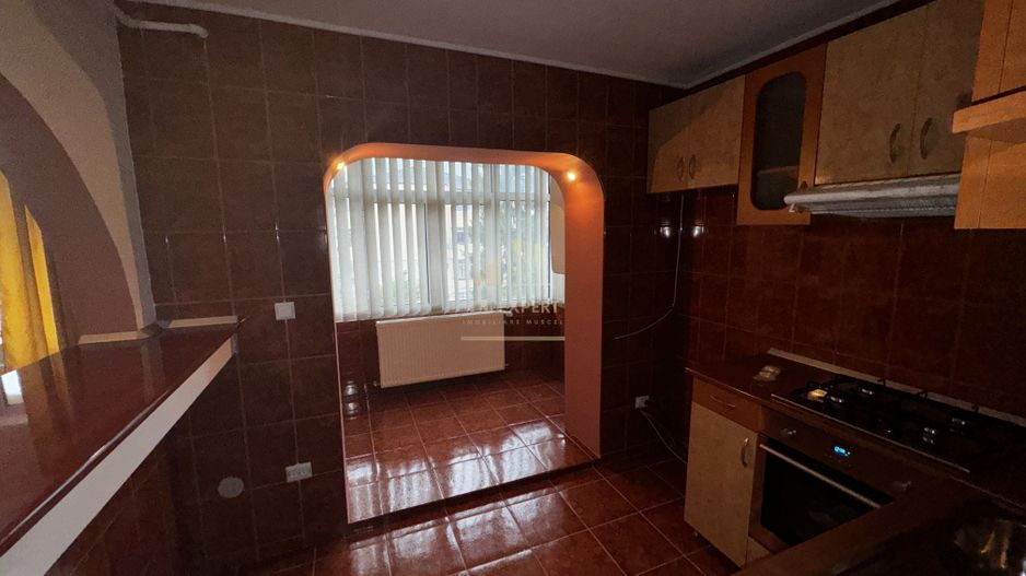 APARTAMENT CAMPULUNG TIP PENTHOUSE, 5 CAMERE GRUI - Poză 32