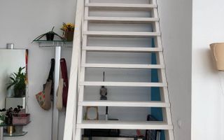 Apartament la mansardă, cu scară interioară. - Poză 3
