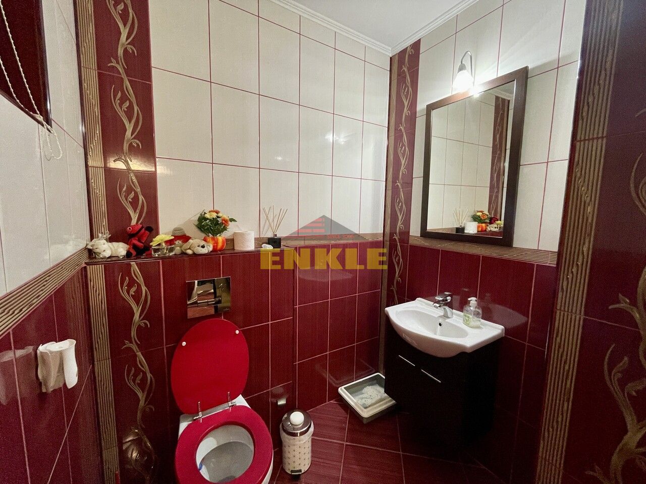 De vânzare casă cu suprafața de 250 mp plus 900 mp teren - Poză 15