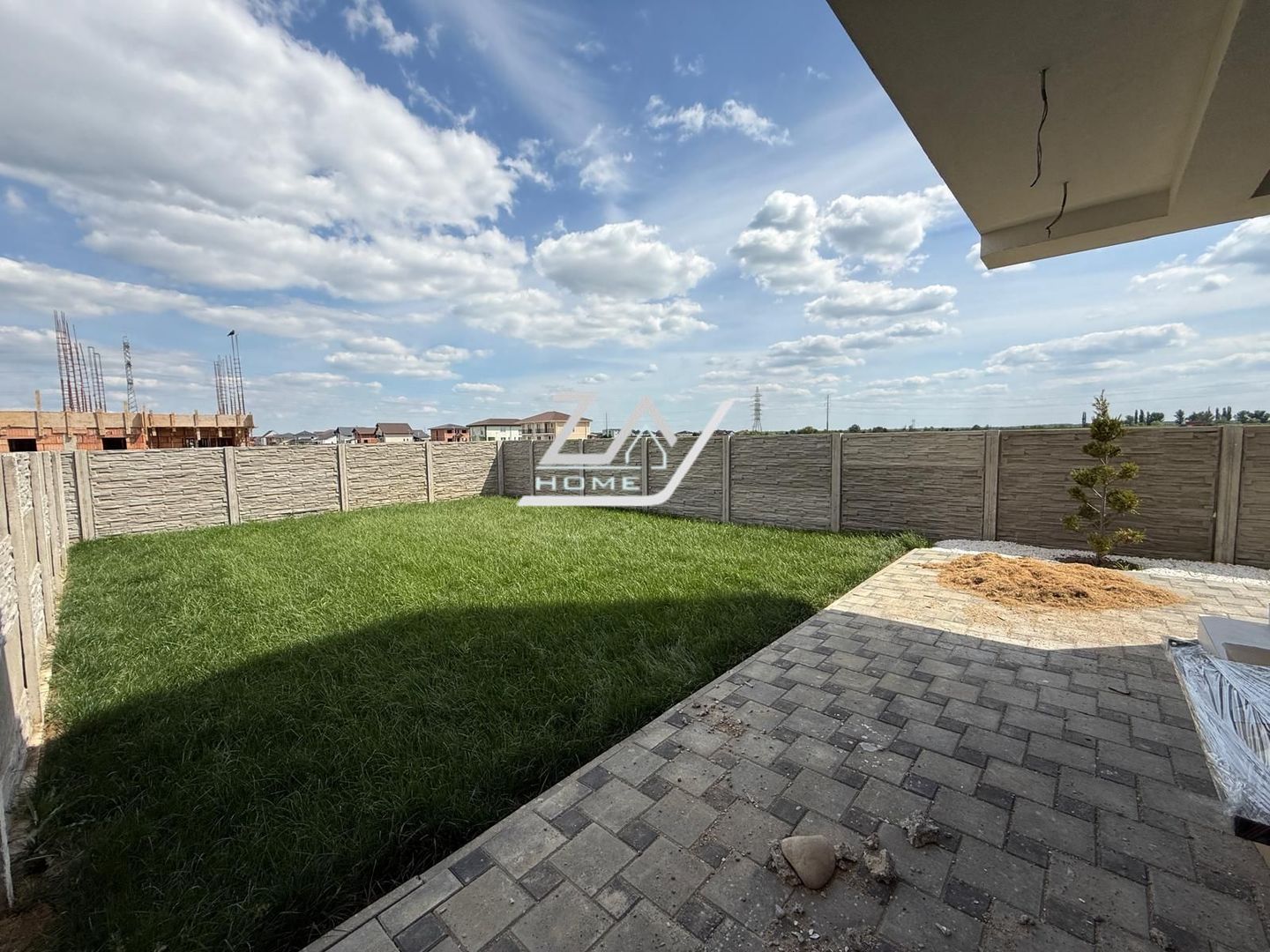 Duplex finalizat despartit prin camera tehnica. 3 dormitoare. 2 balcoane. - Poză 19