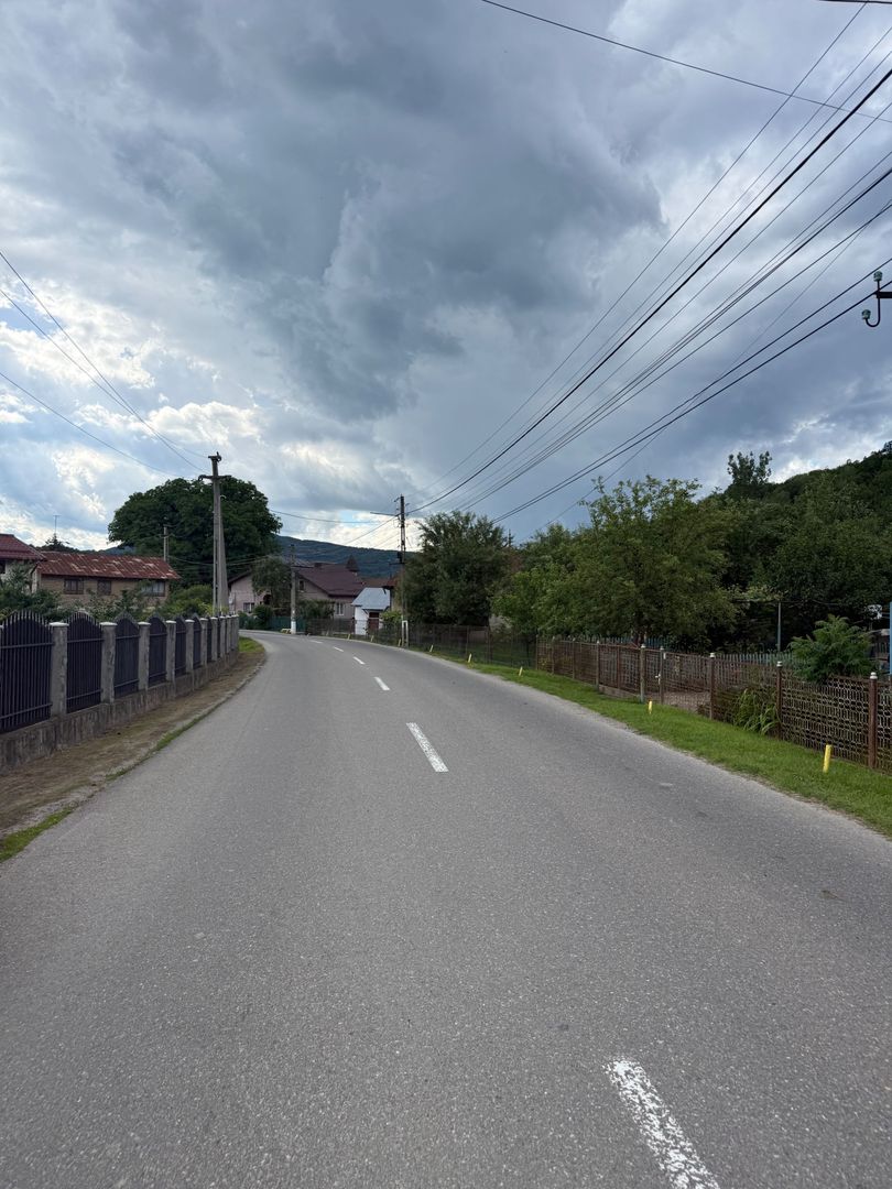 Teren plat-intravilan -3800 mp, cu pădurice și ieșire la râu! - Poză 32