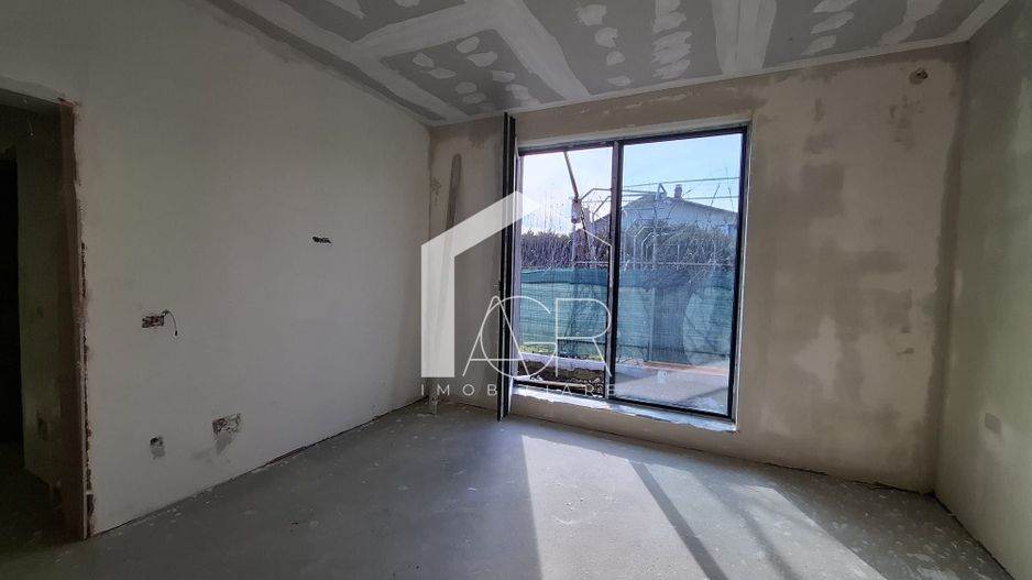 Casa cu 4 camere de vanzare, Bucov, Mica Roma - Poză 11