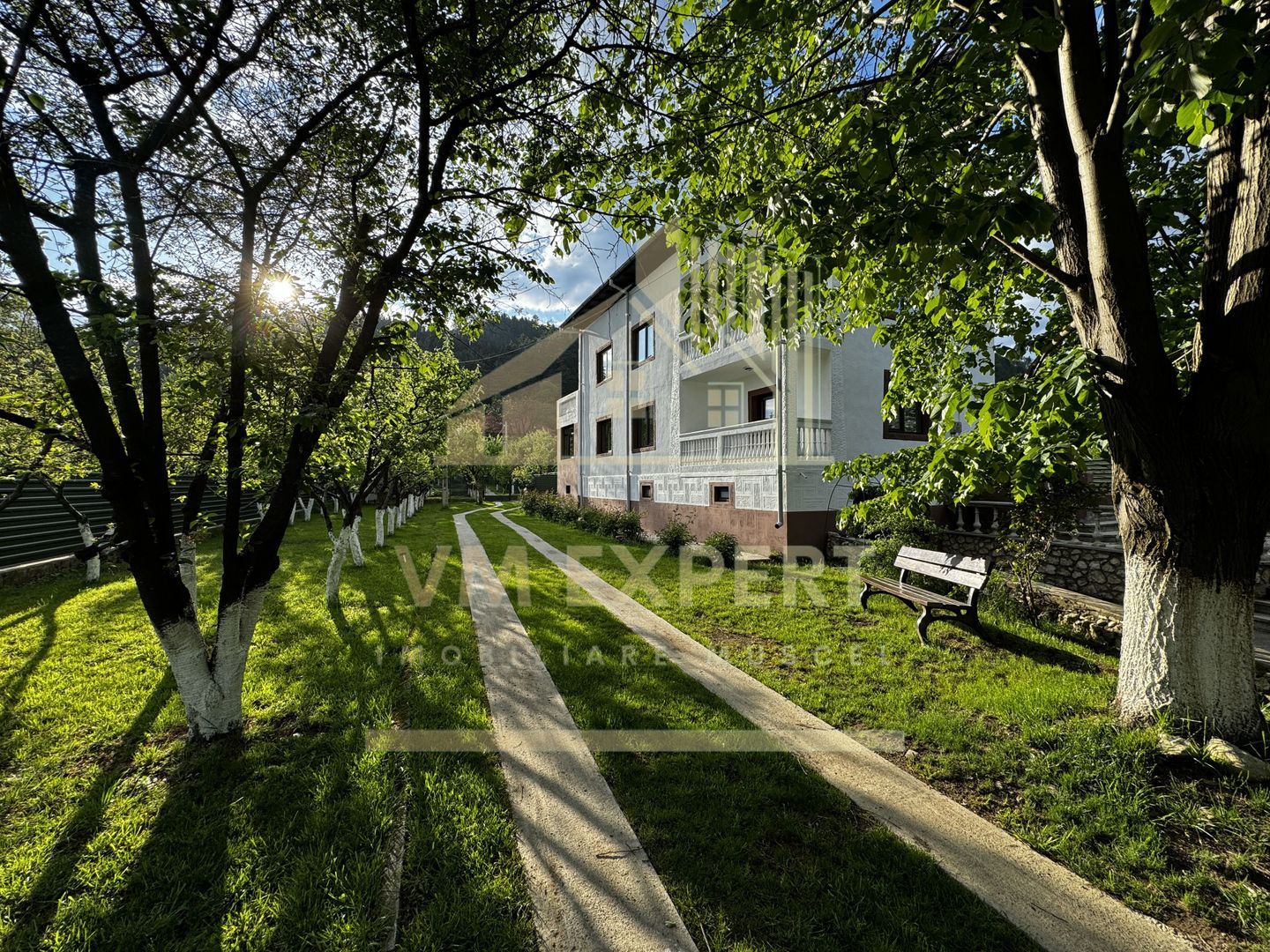 VILA S+P+E-306 MP, TEREN 2078 MP, CAMPULUNG - Poză 5