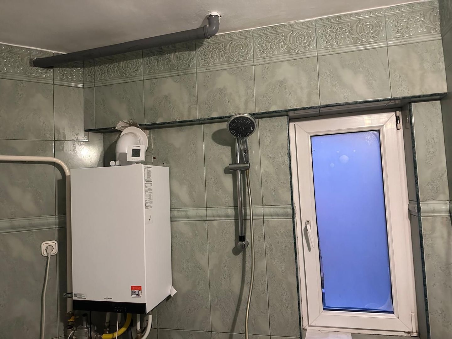 ageuropa.ro vinde apt. cu 4 cam. RENOVAT, 106mp, etaj 1 în zona SOARELUI. - Poză 16