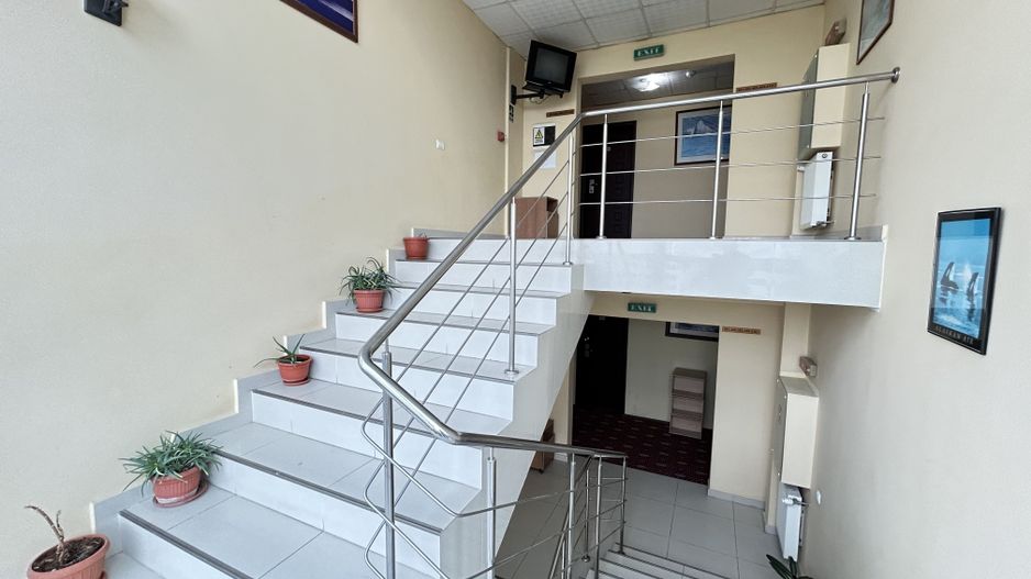 Hotel Austin D+P+3E de inchiriat - ideal birouri/clinica/scoala soferi - Poză 6