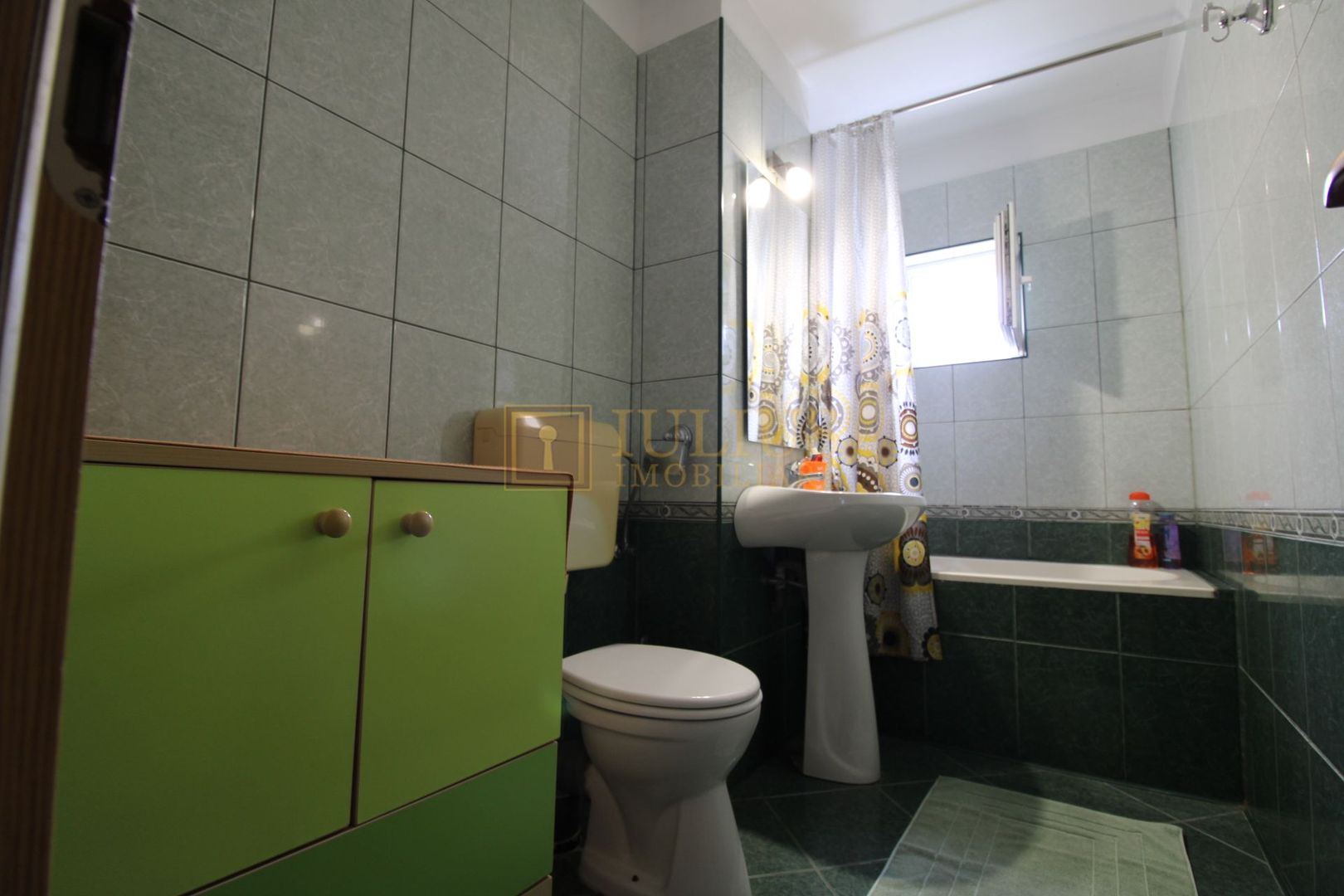 Apartament spatios, 3 camere, 2 bai, ideal pentru studenti - Poză 16