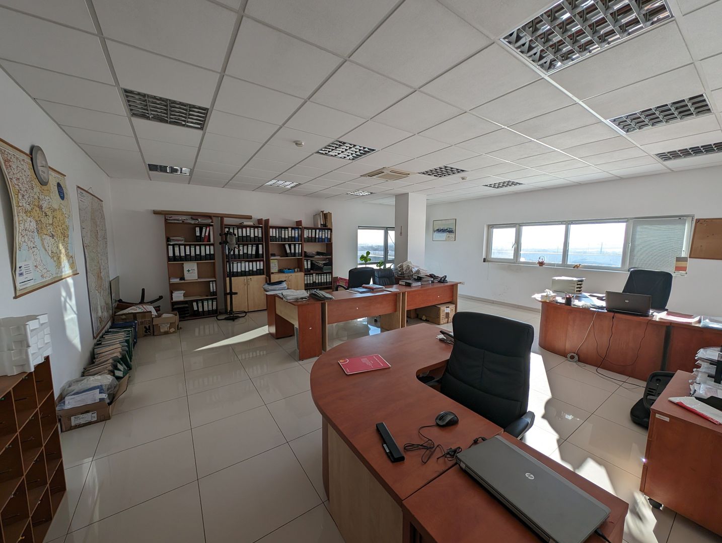 Hala cu teren generos langa acces A1 - Poză 11