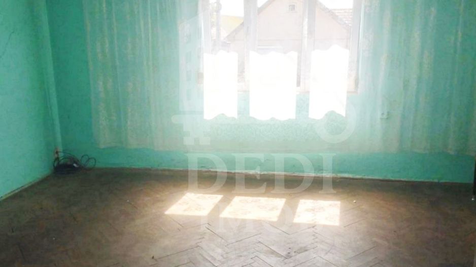 Casa de vanzare cu 3 camere in Velenta, Oradea - Poză 3